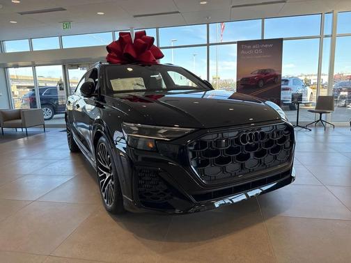 2026 Audi SQ8 4.0T Prestige