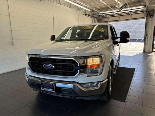 Oxford White 2022 Ford F-150 XLT