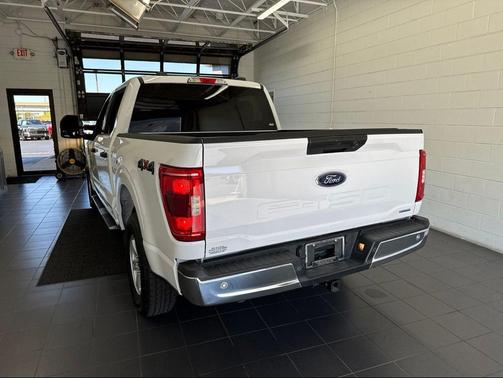 Oxford White 2022 Ford F-150 XLT