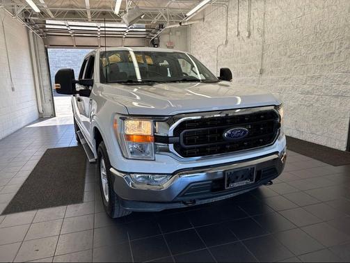 Oxford White 2022 Ford F-150 XLT