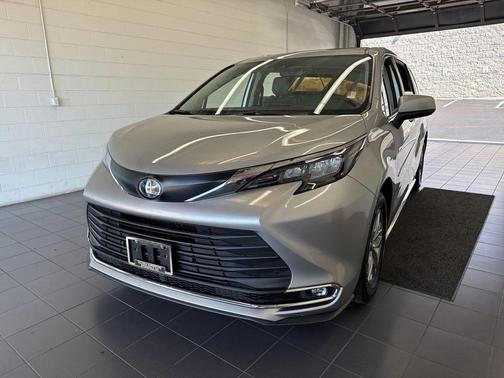 2024 Toyota Sienna XLE 7 Passenger