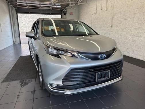 2024 Toyota Sienna XLE 7 Passenger
