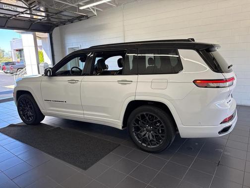 2023 Jeep Grand Cherokee L Summit Reserve