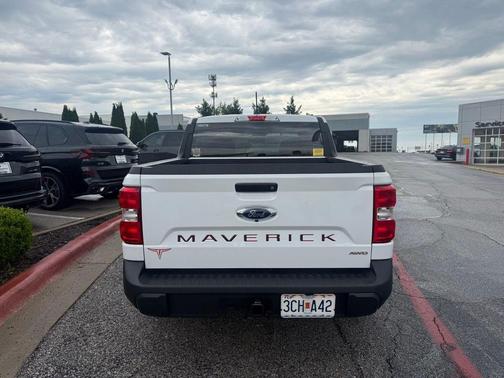 Oxford White 2022 Ford Maverick XLT