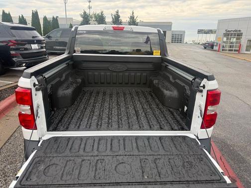 Oxford White 2022 Ford Maverick XLT