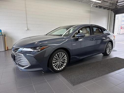 2019 Toyota Avalon Hybrid Limited