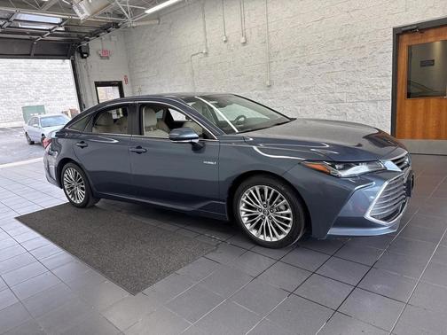 2019 Toyota Avalon Hybrid Limited