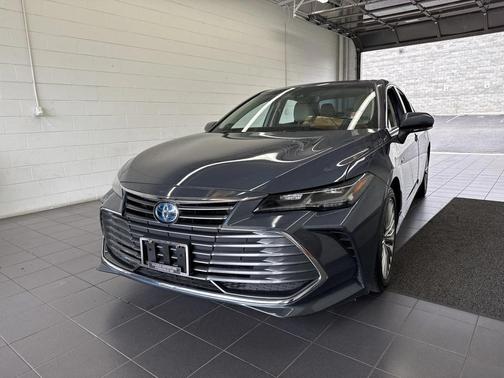 2019 Toyota Avalon Hybrid Limited