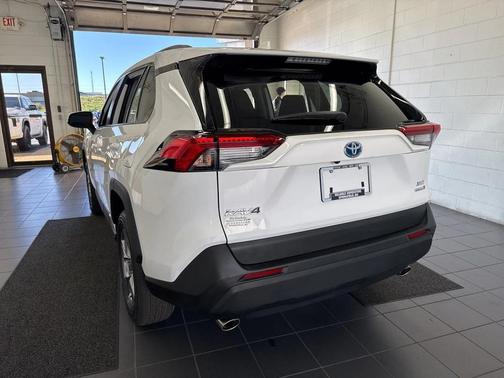 2023 Toyota RAV4 Hybrid XLE