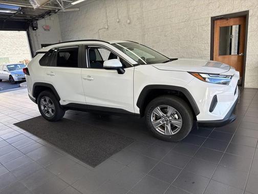 2023 Toyota RAV4 Hybrid XLE