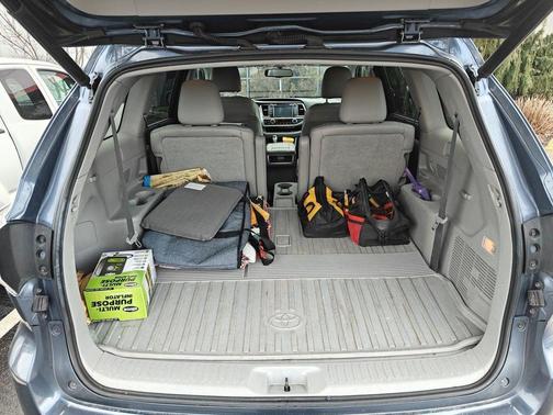 Blue Metallic 2015 Toyota Highlander XLE