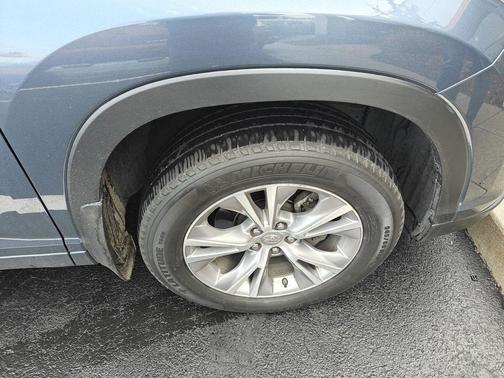 Blue Metallic 2015 Toyota Highlander XLE