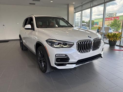 White Metallic 2019 BMW X5 xDrive40i
