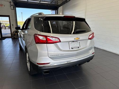 Silver Ice Metallic 2019 Chevrolet Equinox Premier w/2LZ
