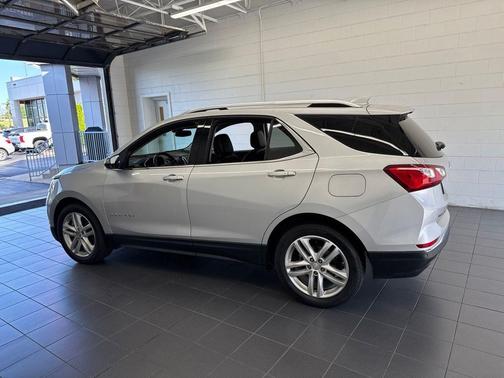 Silver Ice Metallic 2019 Chevrolet Equinox Premier w/2LZ
