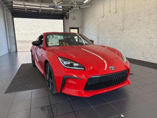 2025 Toyota GR86 Premium