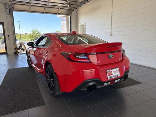 2025 Toyota GR86 Premium