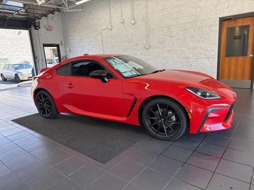 2025 Toyota GR86 Premium