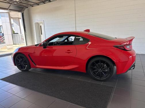 2025 Toyota GR86 Premium