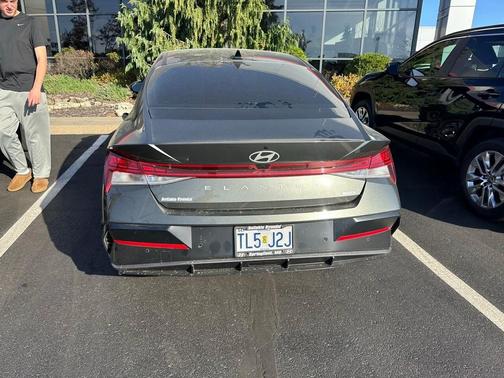 2024 Hyundai ELANTRA HEV Limited