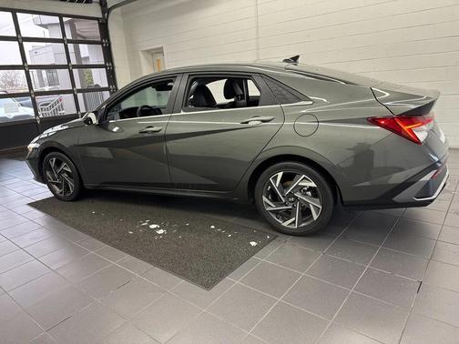 2024 Hyundai ELANTRA HEV Limited