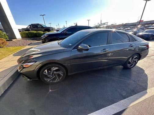 2024 Hyundai ELANTRA HEV Limited