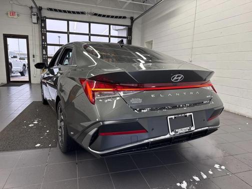 2024 Hyundai ELANTRA HEV Limited