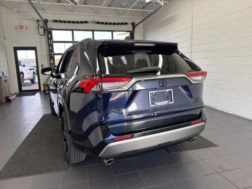 2019 Toyota RAV4 Hybrid SE