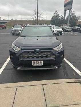 2019 Toyota RAV4 Hybrid SE