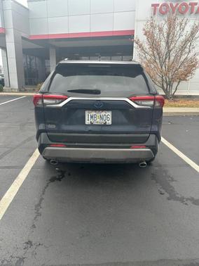 2019 Toyota RAV4 Hybrid SE