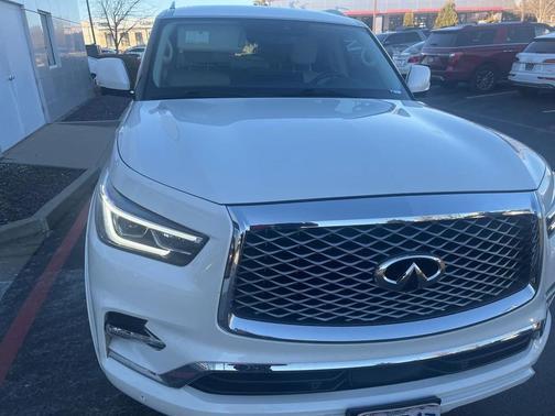 2022 INFINITI QX80 Luxe