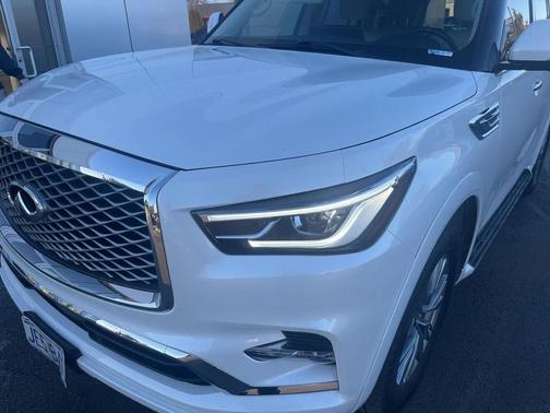 2022 INFINITI QX80 Luxe