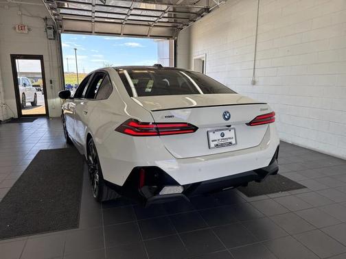 2026 BMW 550e xDrive