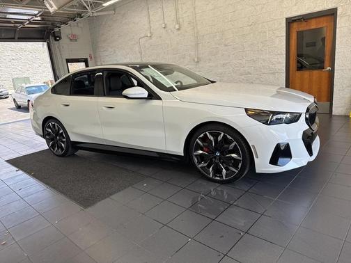 2026 BMW 550e xDrive