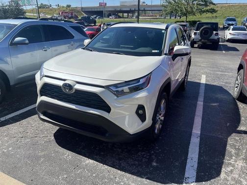 2022 Toyota RAV4 XLE Premium