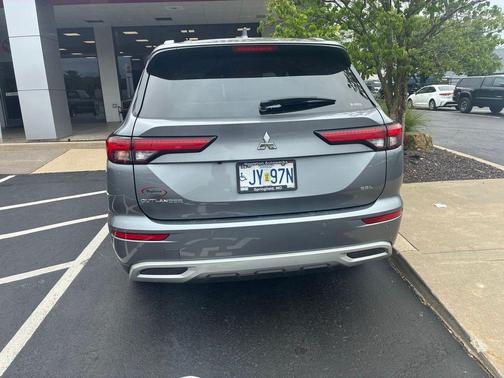 Silver 2024 Mitsubishi Outlander SEL 2.5 S-AWC