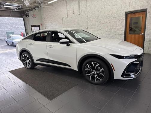 2023 Toyota Crown XLE