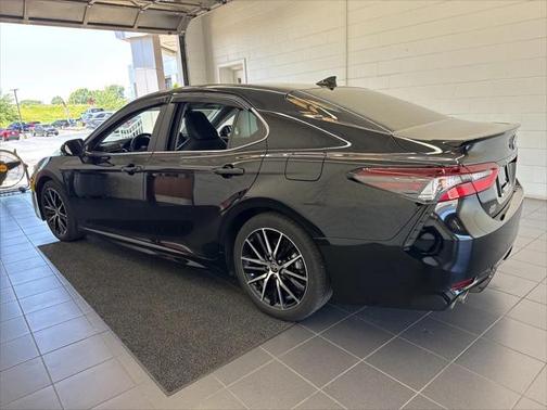 2024 Toyota Camry Hybrid SE