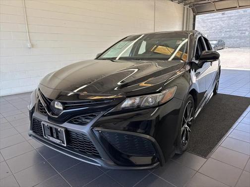 2024 Toyota Camry Hybrid SE