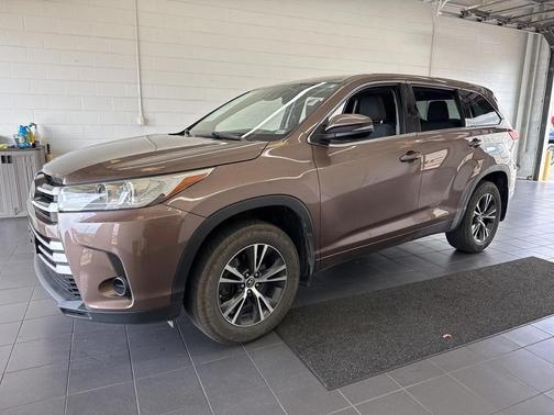2017 Toyota Highlander LE