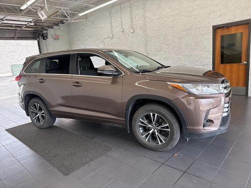 2017 Toyota Highlander LE