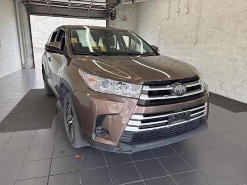 2017 Toyota Highlander LE