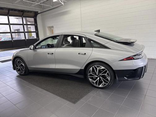 2023 Hyundai IONIQ 6 SEL