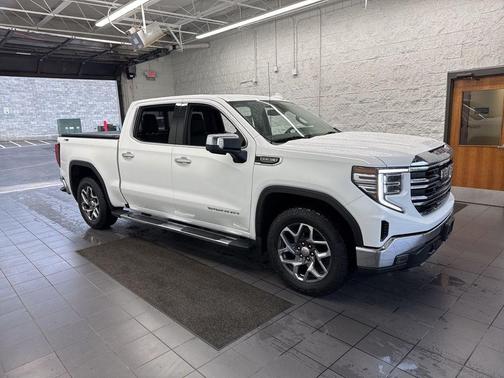 Summit White 2022 GMC Sierra 1500 SLT