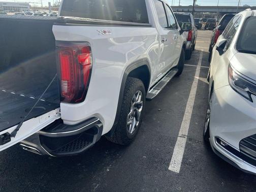 2022 GMC Sierra 1500 SLT