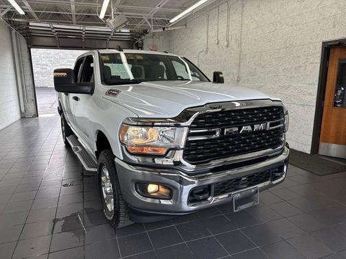 Bright White Clearcoat 2023 RAM 2500 Big Horn Crew Cab 4x4 6'4' Box