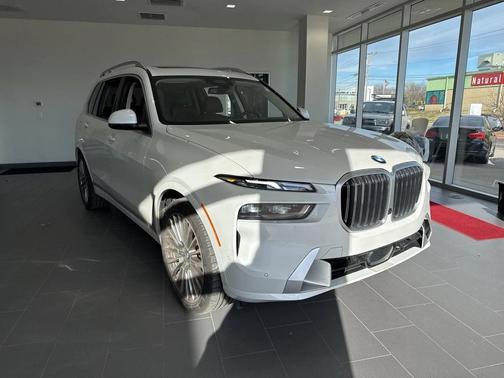 2025 BMW X7 xDrive40i