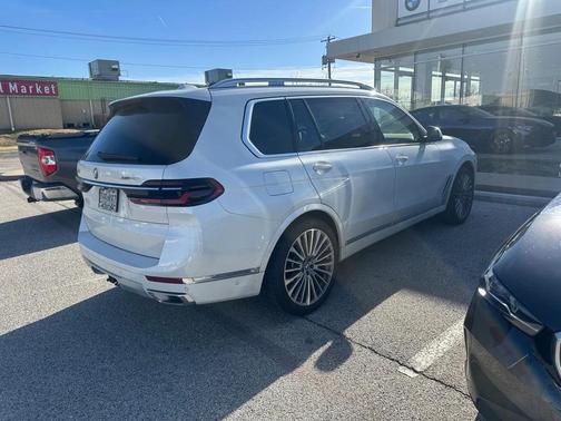 2025 BMW X7 xDrive40i