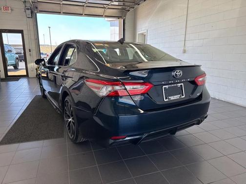 2019 Toyota Camry SE
