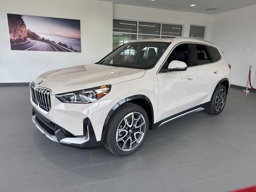 Dune Grey Metallic 2026 BMW X1 xDrive28i